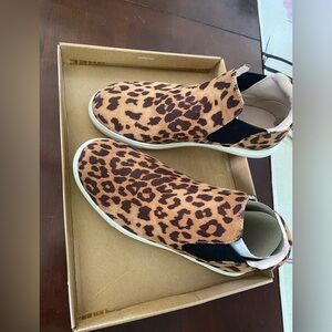 NWT Leopard shoes